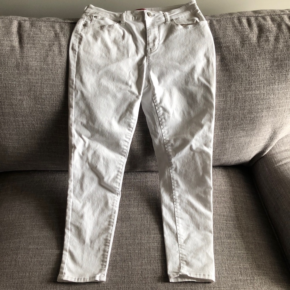 Jennifer Lopez Skinny Ankle Jeans